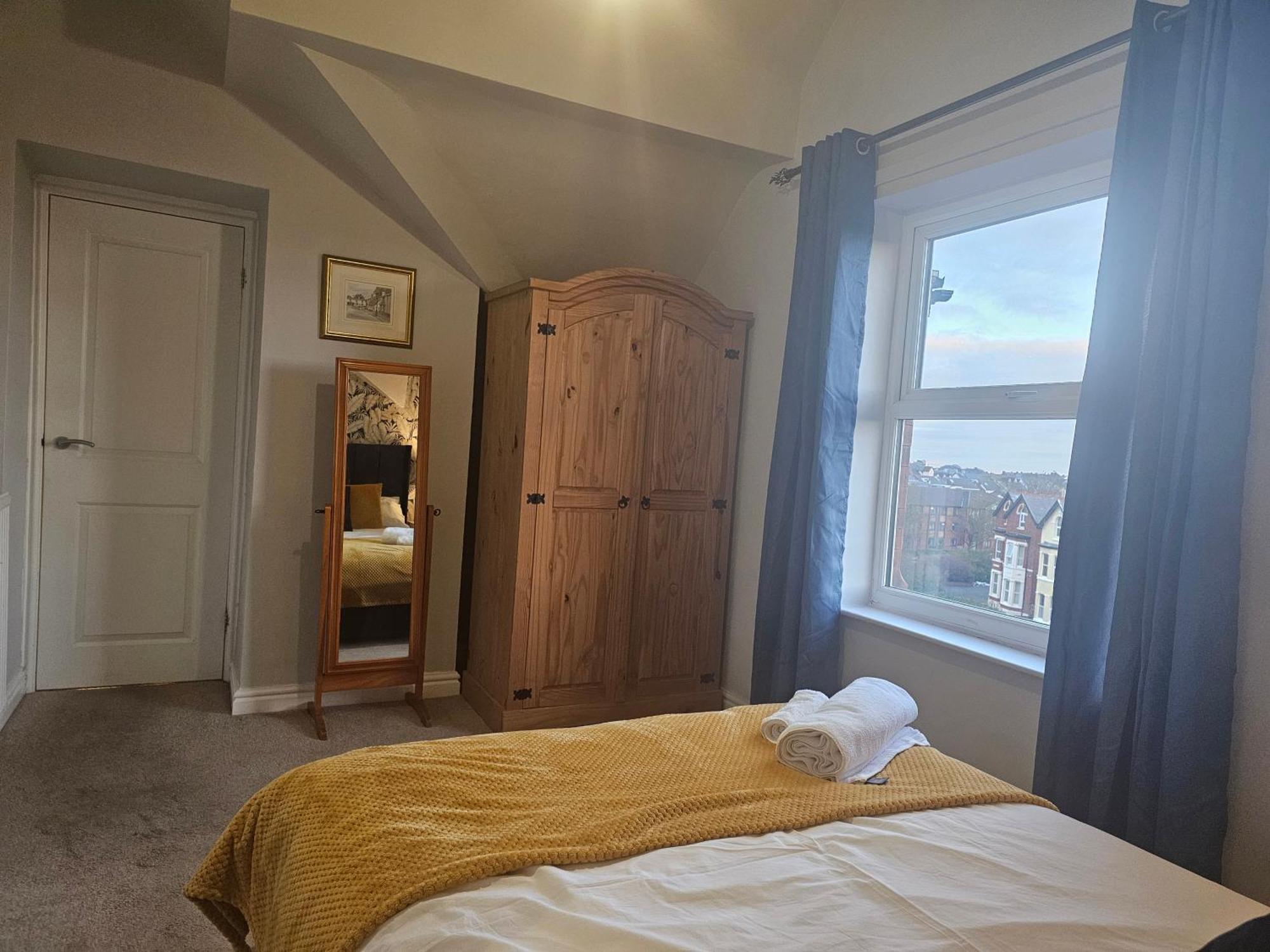 2 Bed Apartment Lakeside On The Promenade Southport Eksteriør bilde